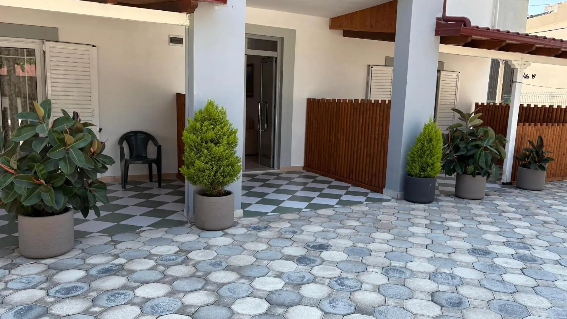 Yard Paradise Gjilek Konukevi
