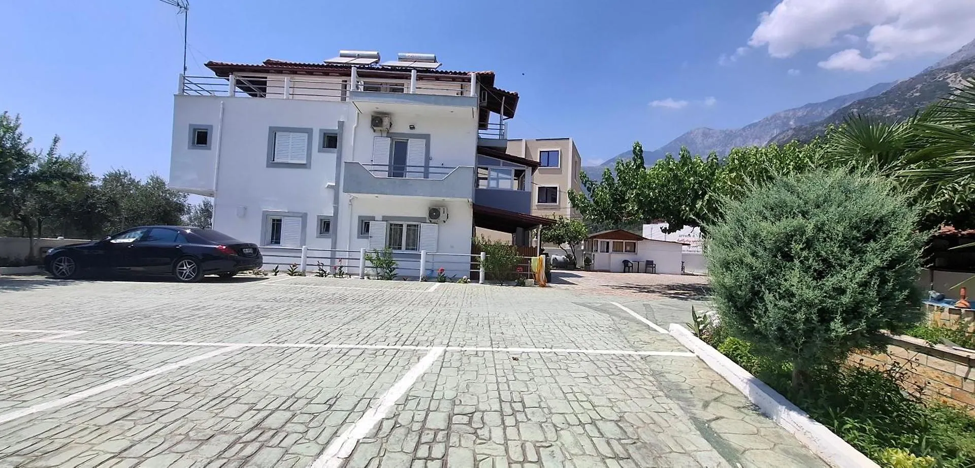 Konukevi Yard Paradise Gjilek